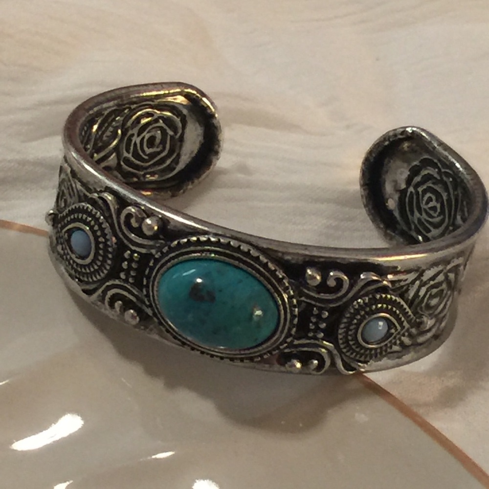 🌟 Antique Silver Turquoise Bracelet 🌟
